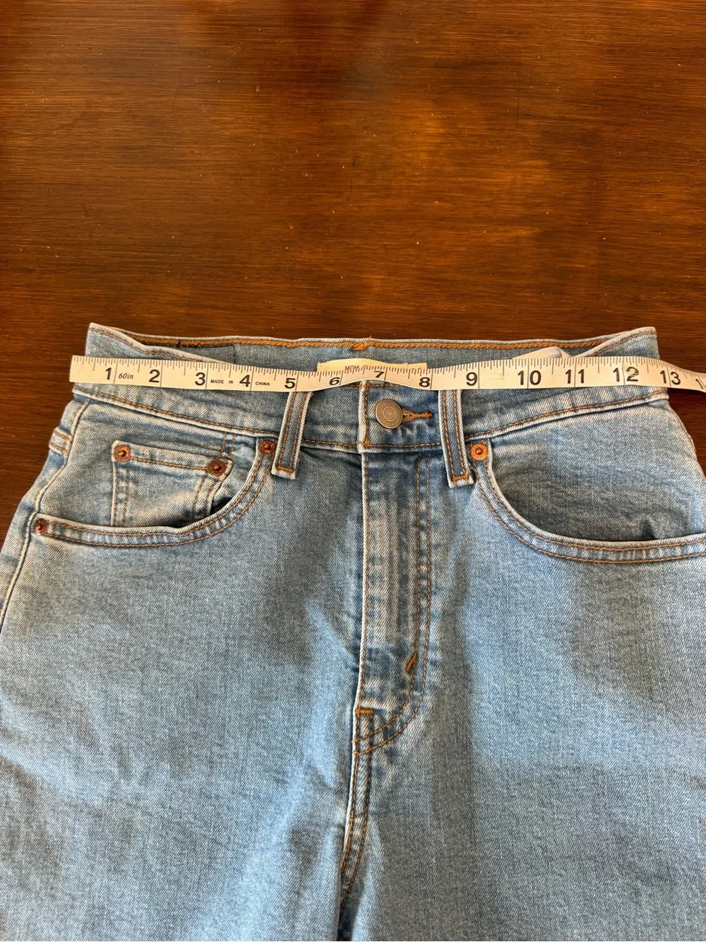 Levi's Women's High Waisted Long Mom Shorts 7.5 Inseam Light Wash Frayed Hem 26